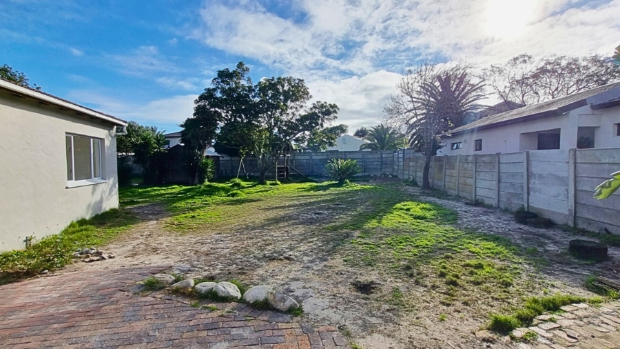 To Let 3 Bedroom Property for Rent in Table View Western Cape